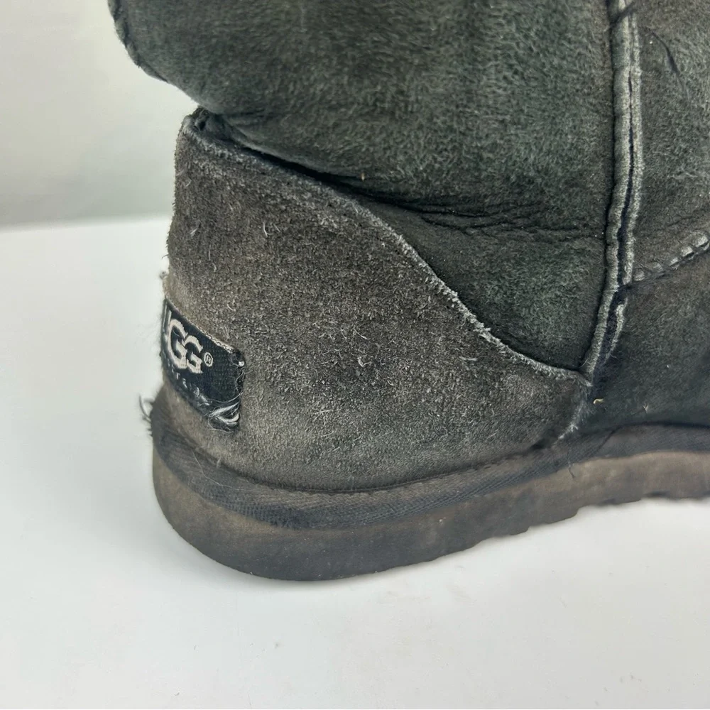 UGG Australia black suede classic short 5825 pull on winter boot size 5